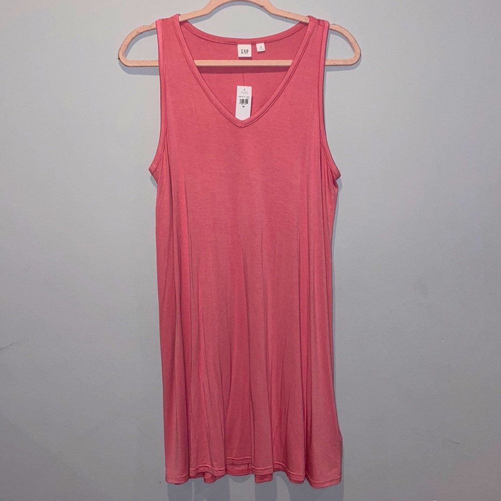 Women’s Gap size medium rose colored v neck dress